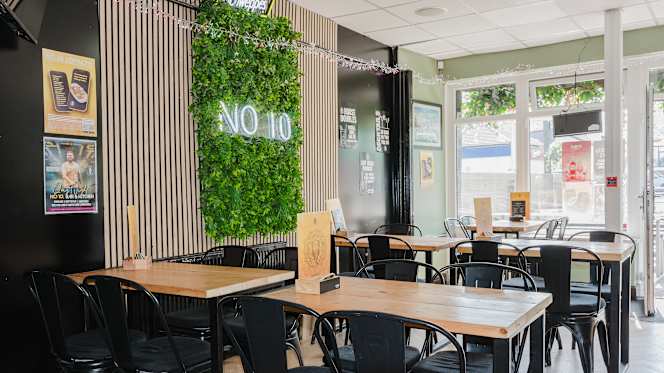 No 10 Bar & Kitchen - 4