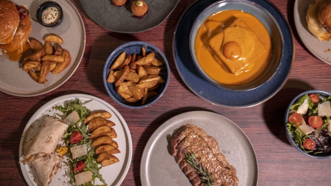 Almada Lounge by Praça - 0