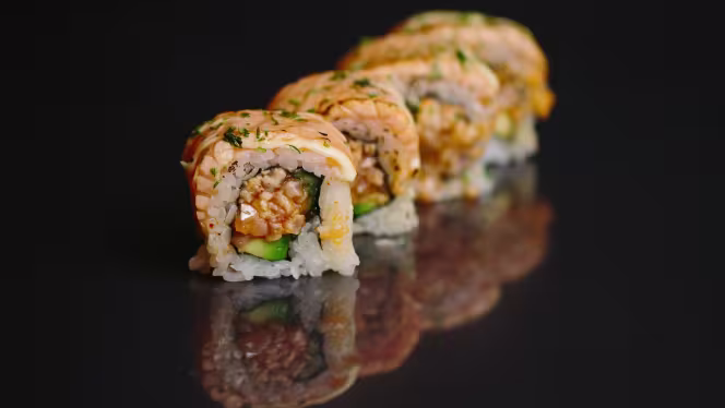 Shiki Sushi & Lounge - 4