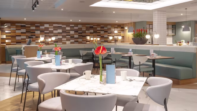 Glaze Restaurant at Crowne Plaza Marlow - 4