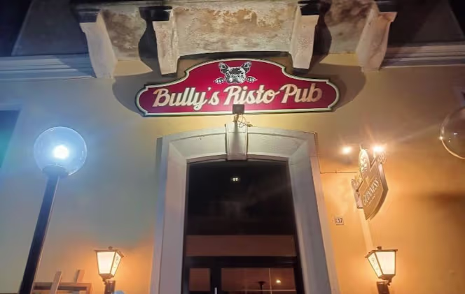 Bully's risto pub - 8