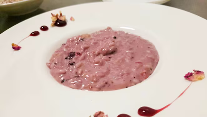 Queen EnoRestaurant - 7