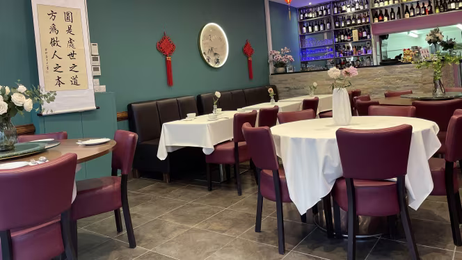 Round Square Restaurant - 5