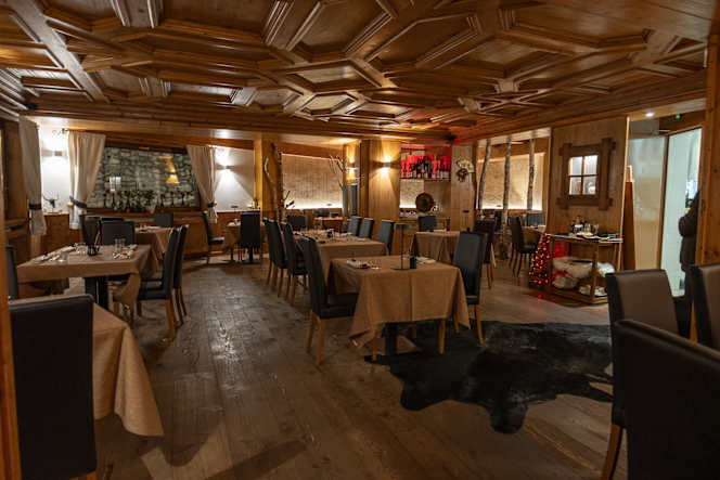 Fvsion Cortina Restaurant - 2