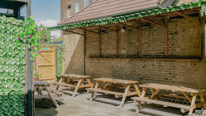 Swan West Wickham - 2