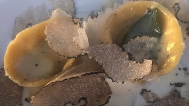 Villa Monty Banks Restaurant - 4