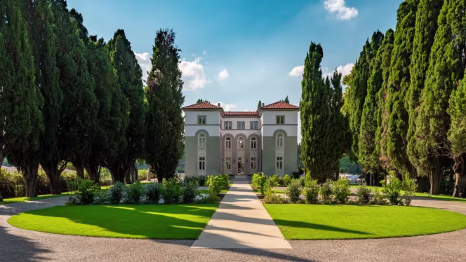 Villa Monty Banks Restaurant - 0