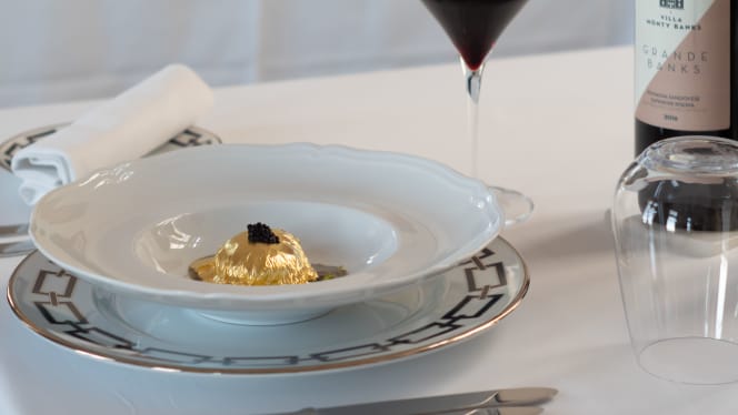 Villa Monty Banks Restaurant - 5