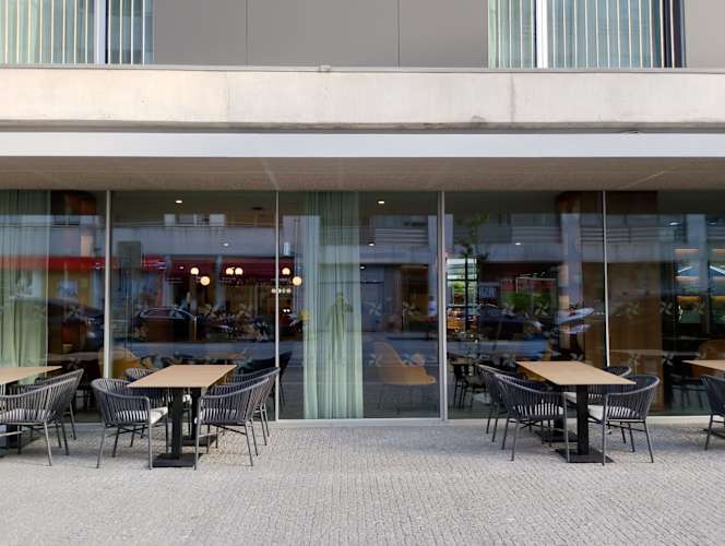 The Lobby Terrace & Bar - 1