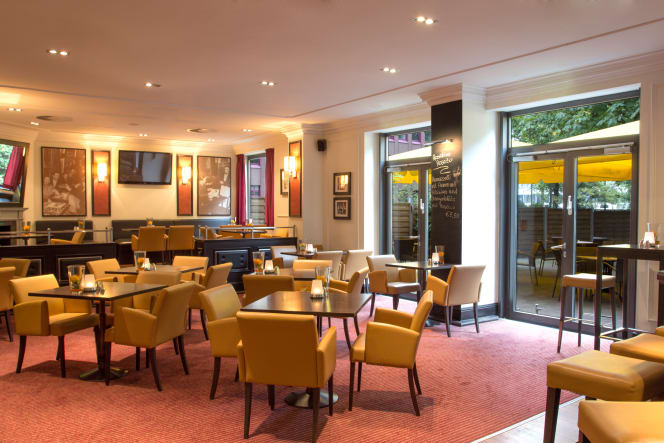 Julian's Bar & Restaurant - SEESTERN - 6