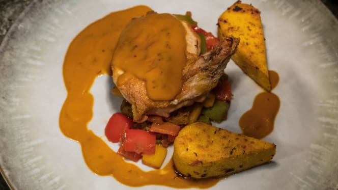 Julian's Bar & Restaurant - SEESTERN - 8