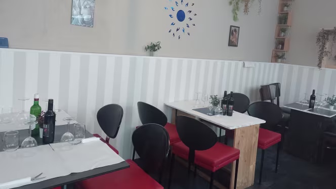 TRiSHuL Café Restaurant Indien - 2