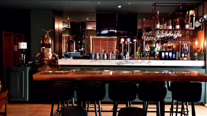 Tapper  Fine Food and Special Drinks - 9