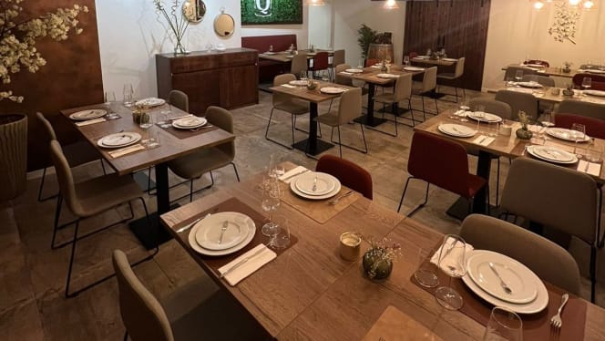 Quirinu's Wine & Grill - 7