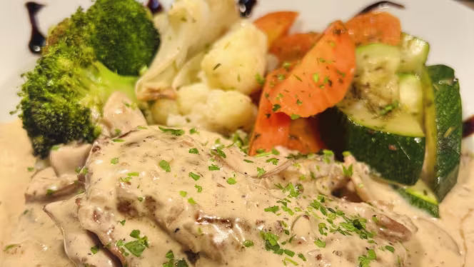 Quirinu's Wine & Grill - 4