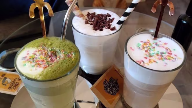 El Salon de mi Casa Cat Cafe - 3