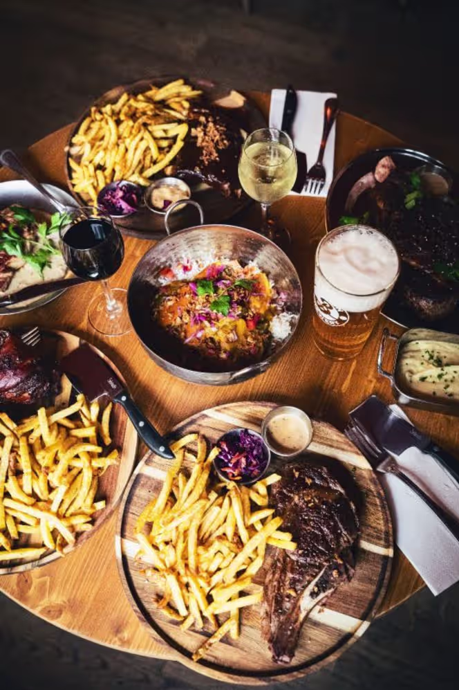 The Bowler - Pub & Steakouse - 2