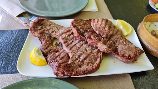 Adega Tipica Da Pena - 2