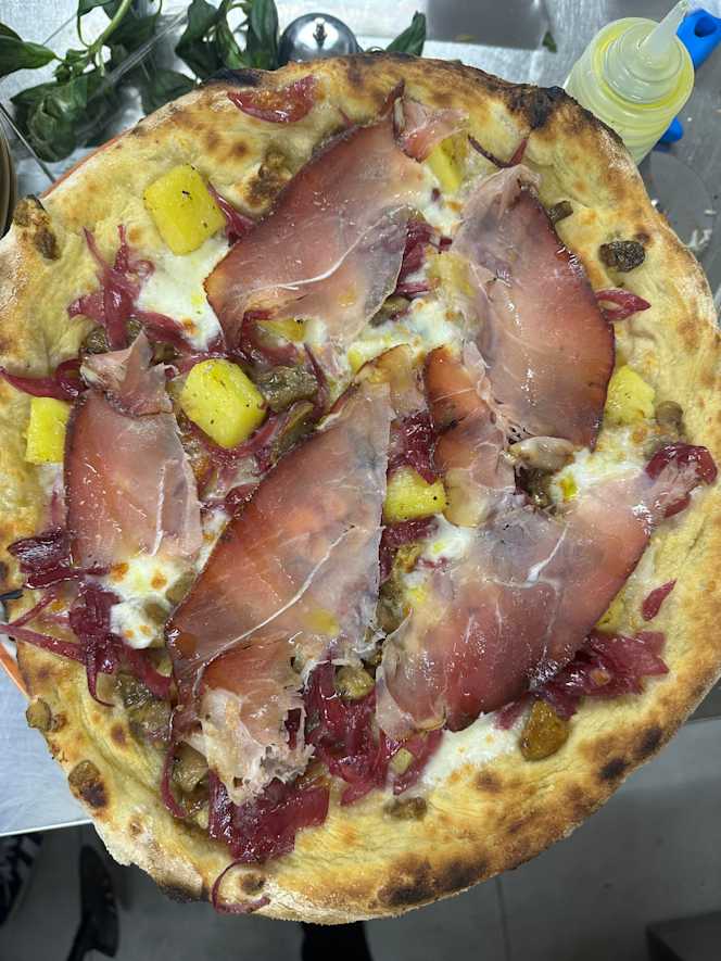 Lavika Pizzeria Ristorante - 7