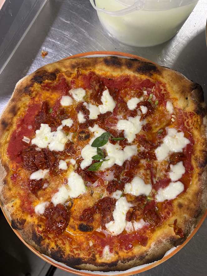 Lavika Pizzeria Ristorante - 6