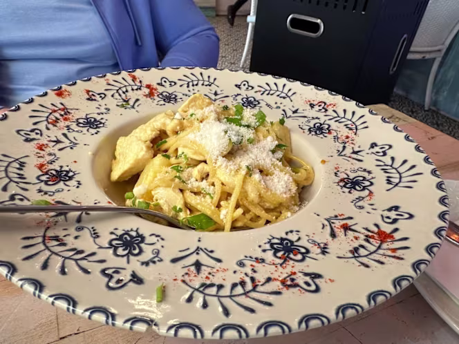 Capri Bar & Restaurant - 1