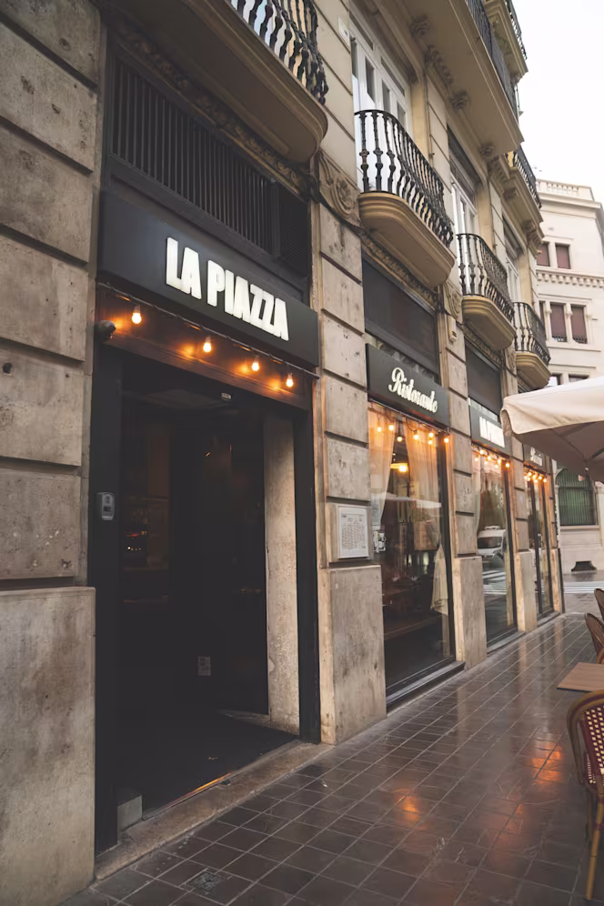 La Piazza Correos - 3