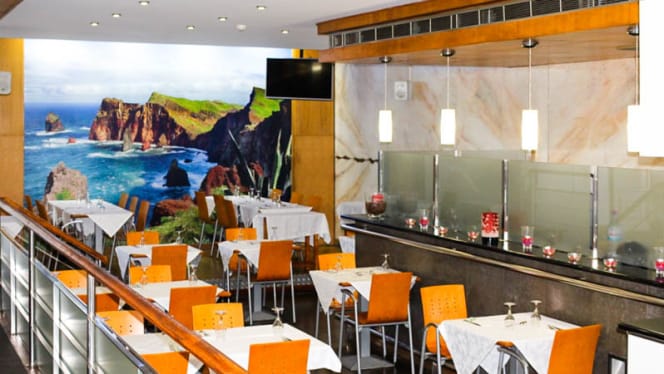 FX Restaurant & Sports Bar - 2