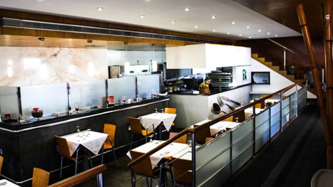 FX Restaurant & Sports Bar - 1