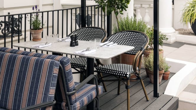 The Henderson Bar & Kitchen - 9