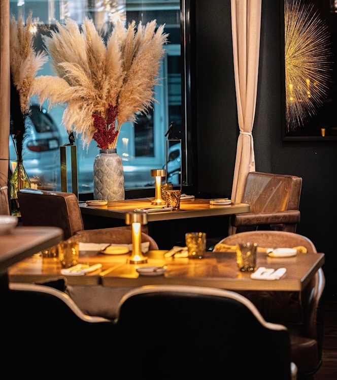 Restaurant 8o8 Eight O' Eight - 2