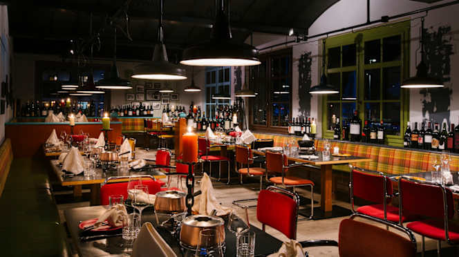 Raffl's Sticky Fingers - 1