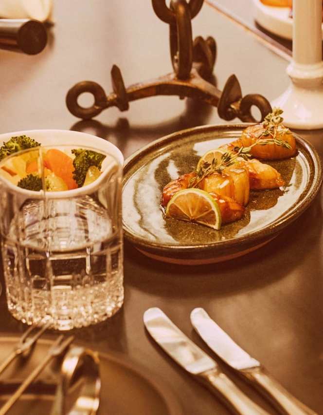 Raffl's Sticky Fingers - 6