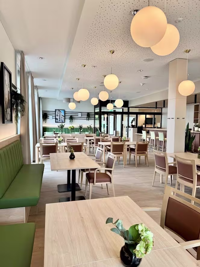 Café Harmonie im Senevita Dreiklang - 0