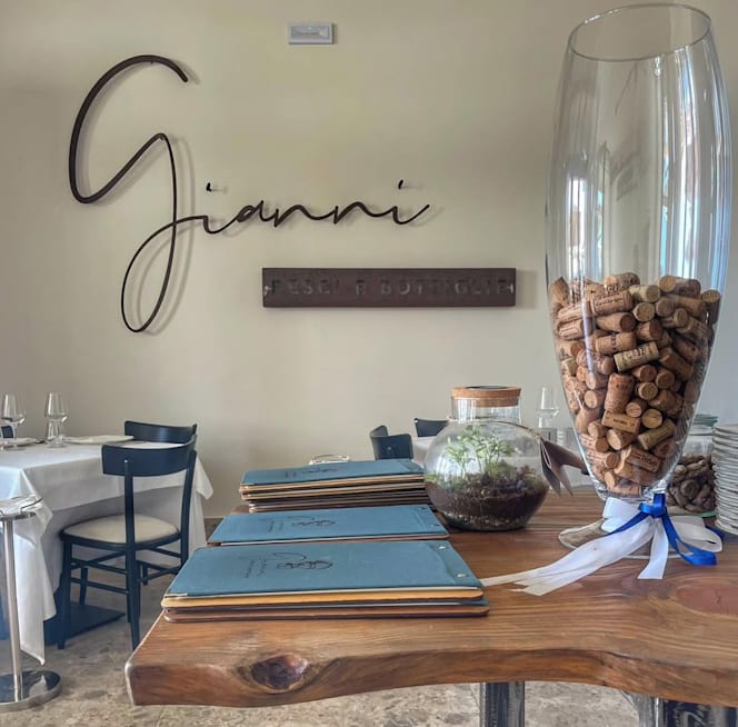 Gianni Pesci E Bottiglie - 0