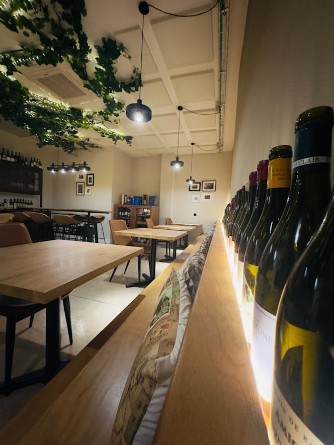 Vinorte Wine Bar - 1