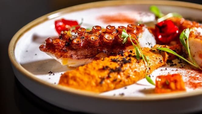 No 5 Dining & Lounge - 8