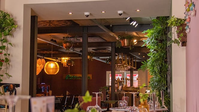 Gastrobar Chez Naghmeh - 1