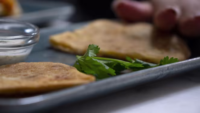 Laziz Restaurant & Bar - 7