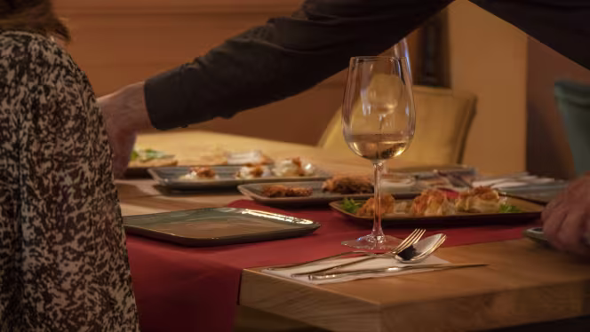 Laziz Restaurant & Bar - 9