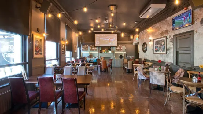 The Fox On The Green - 0