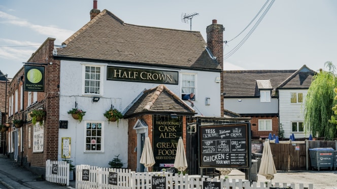 Half Crown Benfleet - South Benfleet - 2