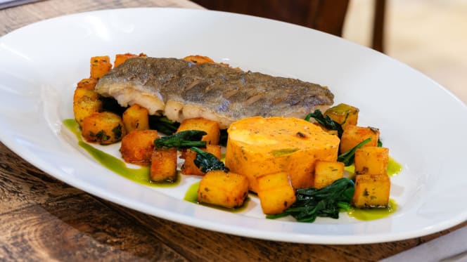 Hinnies Restaurant - 1