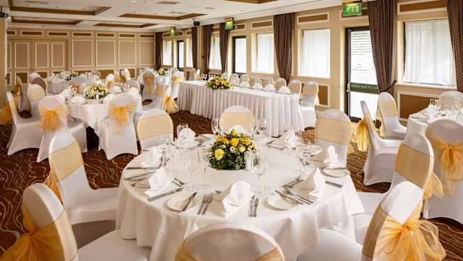 Mercure Livingston Bar and Restaurant - 7