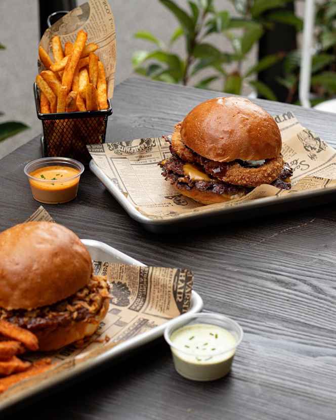 Pink Buda Burger - 2