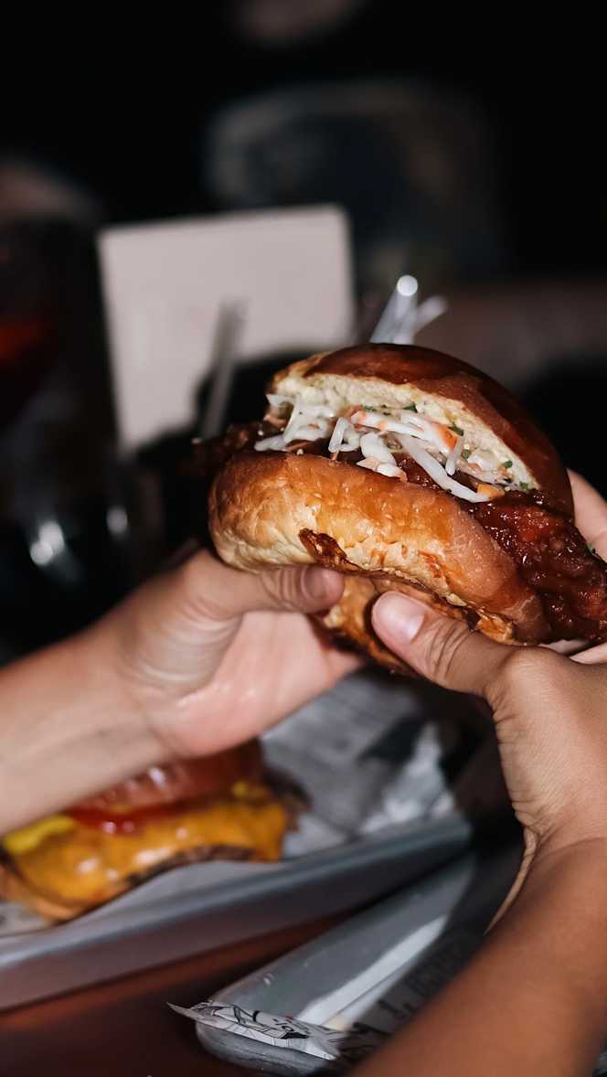 Pink Buda Burger - 7