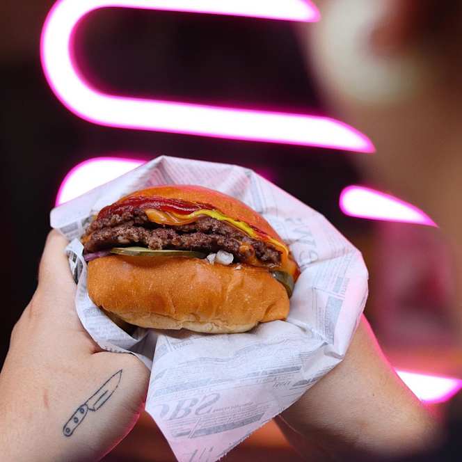 Pink Buda Burger - 3