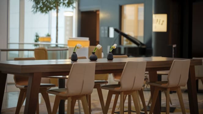 The Gate Restaurant & Bar - 5