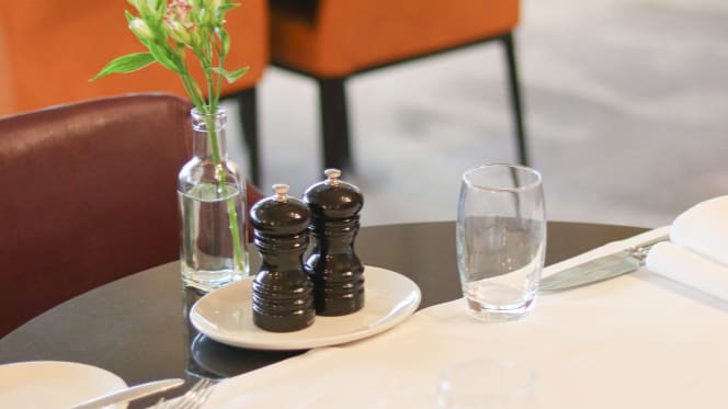 The Gate Restaurant & Bar - 6