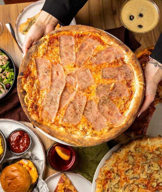 STERN16 - Pizza & Burger Bar - 1
