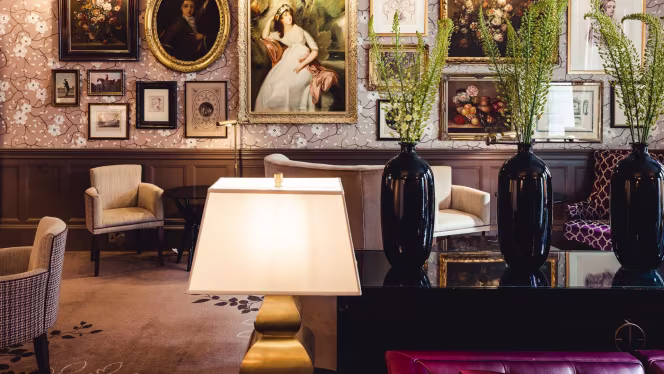 Drawing Room at 11 Cadogan Gardens - 9